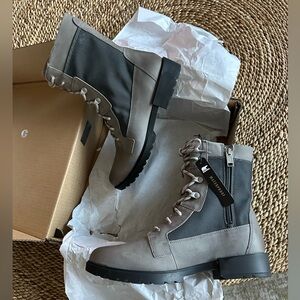 Sorel NWT Stylish Women's Lace-Up Boots